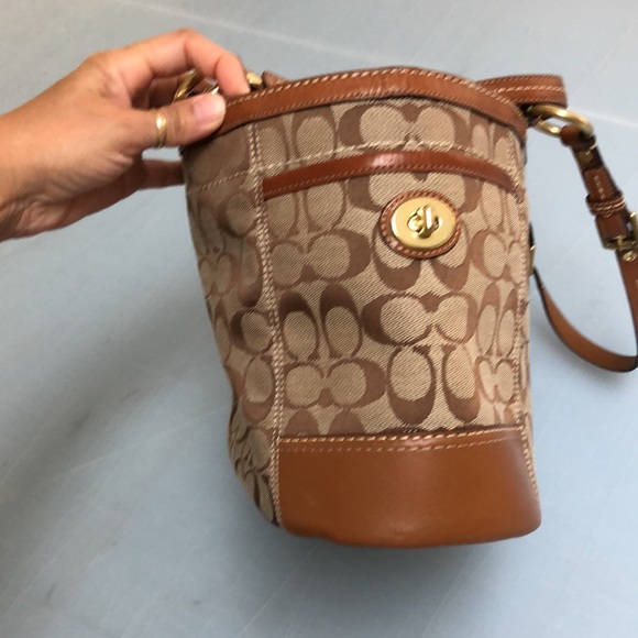 Coach Gallery Signature Tote Tan Signature Canvas Leather - Picture 4 of 9